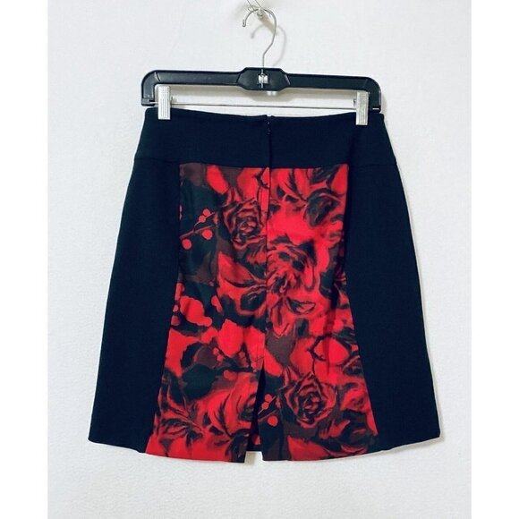 Cache Womens 6 Red Rose Print Pencil Mini Skirt Black Stretch Y2K - Picture 3 of 6